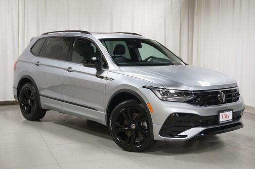 Pyrite Silver Metallic 2024 Volkswagen Tiguan 2.0T SE R-Line Black 4MOTION