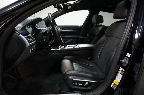 2017 BMW 740e xDrive iPerformance