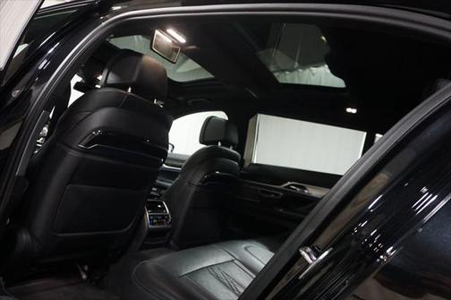 2017 BMW 740e xDrive iPerformance