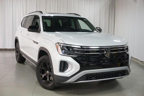 Opal White 2026 Volkswagen Atlas Peak Edition