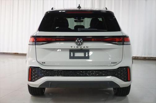 2025 Volkswagen Tiguan 2.0T SE R-Line Black 4MOTION