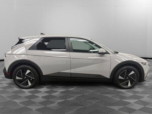 2025 Hyundai IONIQ 5 SE