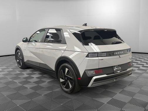 2025 Hyundai IONIQ 5 SE