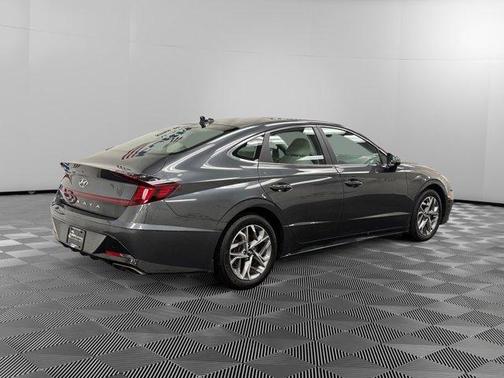 2022 Hyundai SONATA SEL
