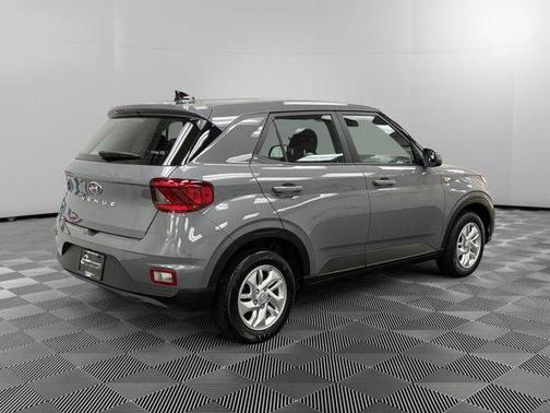 2022 Hyundai VENUE SE