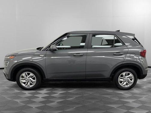 2022 Hyundai VENUE SE