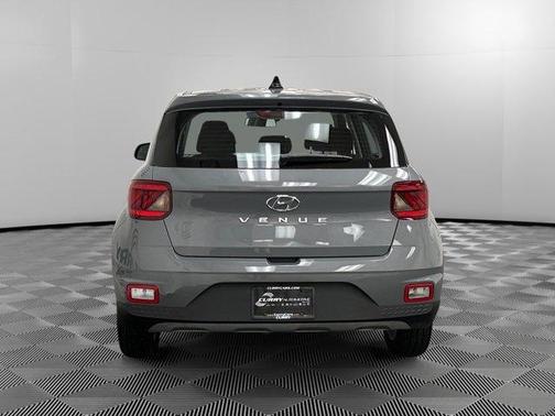 2022 Hyundai VENUE SE