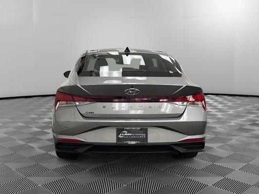 2021 Hyundai ELANTRA SE