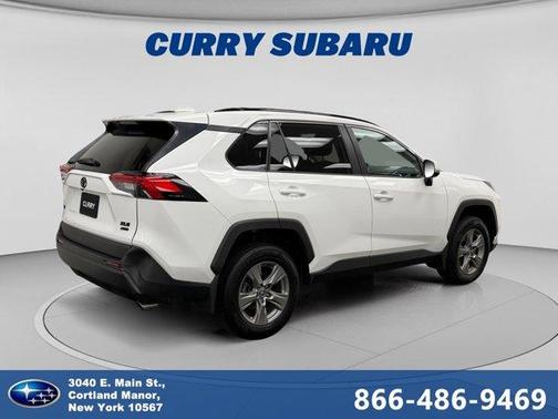 Ice 2023 Toyota RAV4 XLE