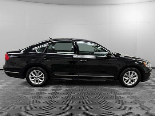 2016 Volkswagen Passat 1.8T S