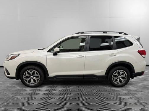 Crystal White Pearl 2023 Subaru Forester Premium
