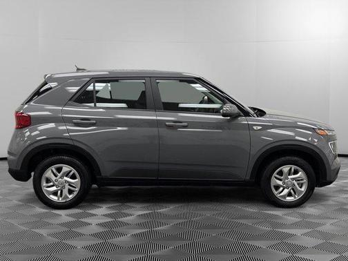2023 Hyundai VENUE SE