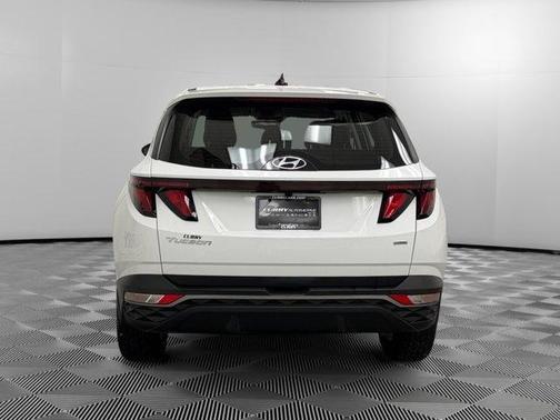 2023 Hyundai TUCSON SE