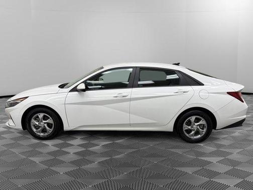 2023 Hyundai ELANTRA SE