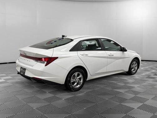 2023 Hyundai ELANTRA SE