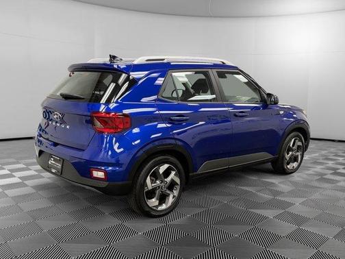 2022 Hyundai VENUE SEL