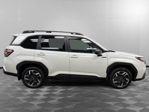 Crystal White Pearl 2025 Subaru Forester Hybrid