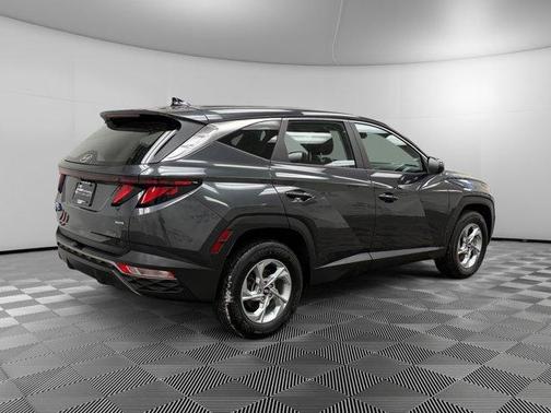 2022 Hyundai TUCSON SE