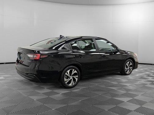Crystal Black Silica 2025 Subaru Legacy Premium