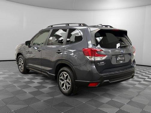 Magnetite Gray Metallic 2022 Subaru Forester Premium