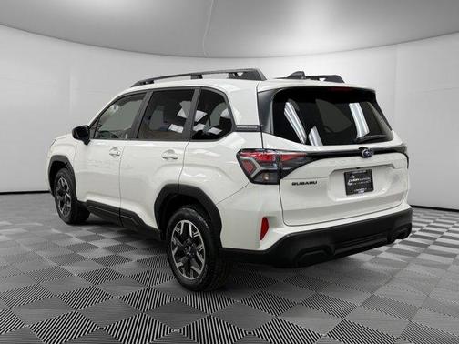 Crystal White Pearl 2025 Subaru Forester Premium