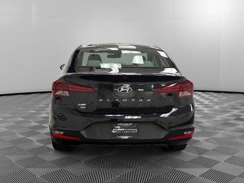 2020 Hyundai ELANTRA SE