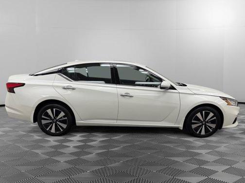 2022 Nissan Altima 2.5 SL