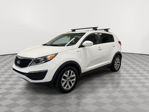 Clear White 2015 Kia Sportage LX