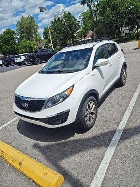 Clear White 2015 Kia Sportage LX
