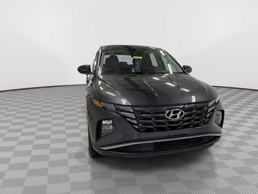 2022 Hyundai TUCSON SE