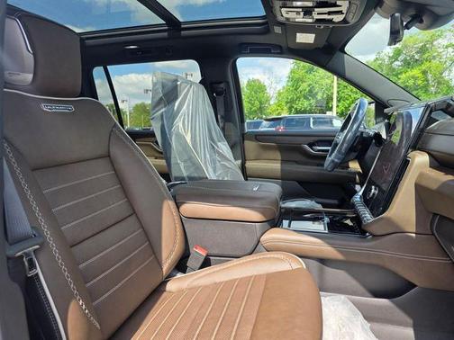 Glacier White Tricoat 2026 GMC Yukon XL Denali Ultimate