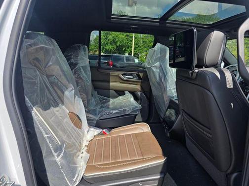 Glacier White Tricoat 2026 GMC Yukon XL Denali Ultimate