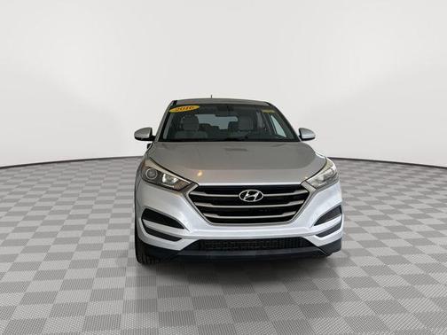 Molten Silver 2016 Hyundai TUCSON SE