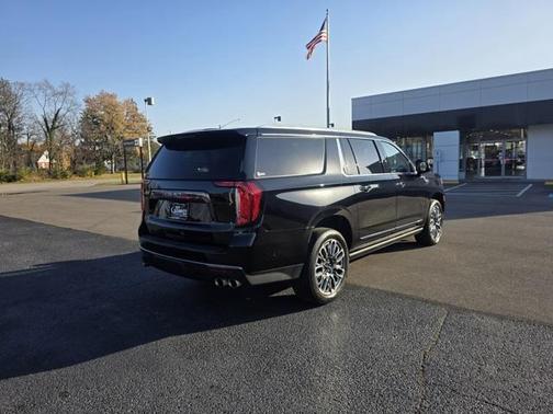 2023 GMC Yukon XL Denali Ultimate