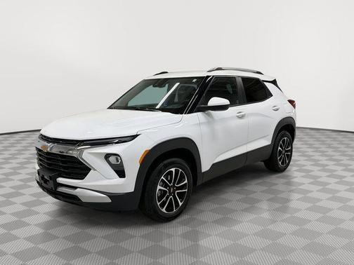 Summit White 2025 Chevrolet Trailblazer LT