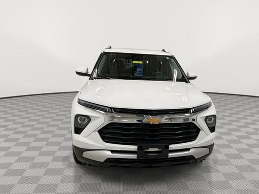 Summit White 2025 Chevrolet Trailblazer LT