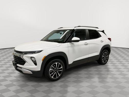 Summit White 2025 Chevrolet Trailblazer LT