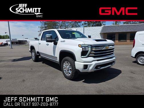 Iridescent Pearl Tricoat 2024 Chevrolet Silverado 2500 High Country