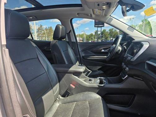 Sterling Metallic 2023 GMC Terrain SLT
