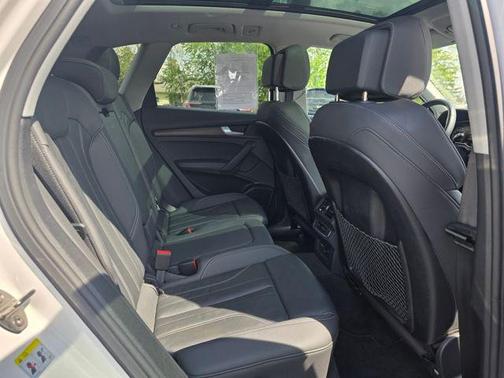 Arkona White 2024 Audi Q5 45 S line Premium Plus