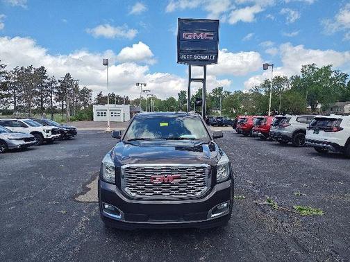 Iridium Metallic 2018 GMC Yukon XL Denali