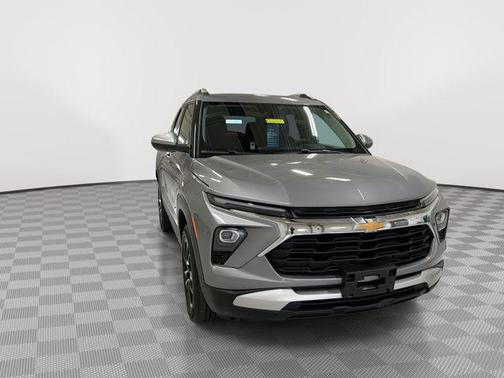 Sterling Gray Metallic 2025 Chevrolet Trailblazer LT