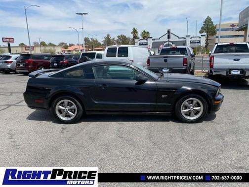 2005 Ford Mustang GT Premium
