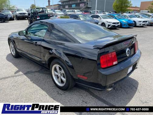 2005 Ford Mustang GT Premium