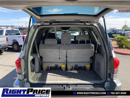 2005 Toyota Sequoia SR5