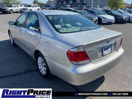 2005 Toyota Camry LE