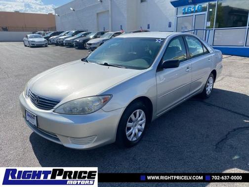 2005 Toyota Camry LE