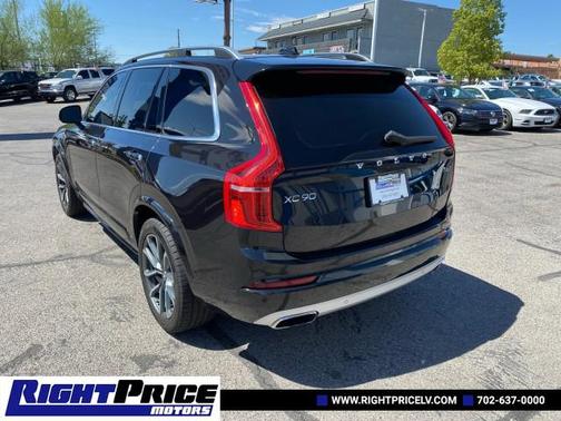 2016 Volvo XC90 T6 Momentum