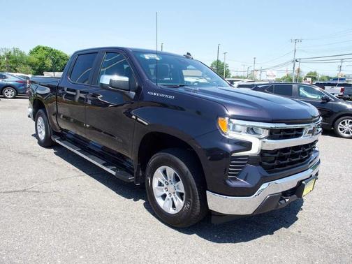Gray 2022 Chevrolet Silverado 1500 LT