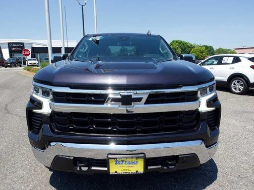 Gray 2022 Chevrolet Silverado 1500 LT